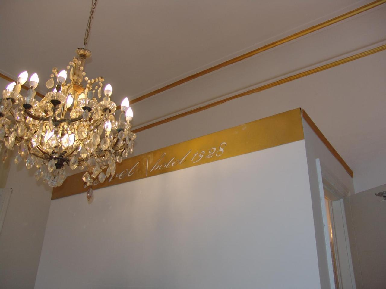 Velvet 1928 Hotel 3*