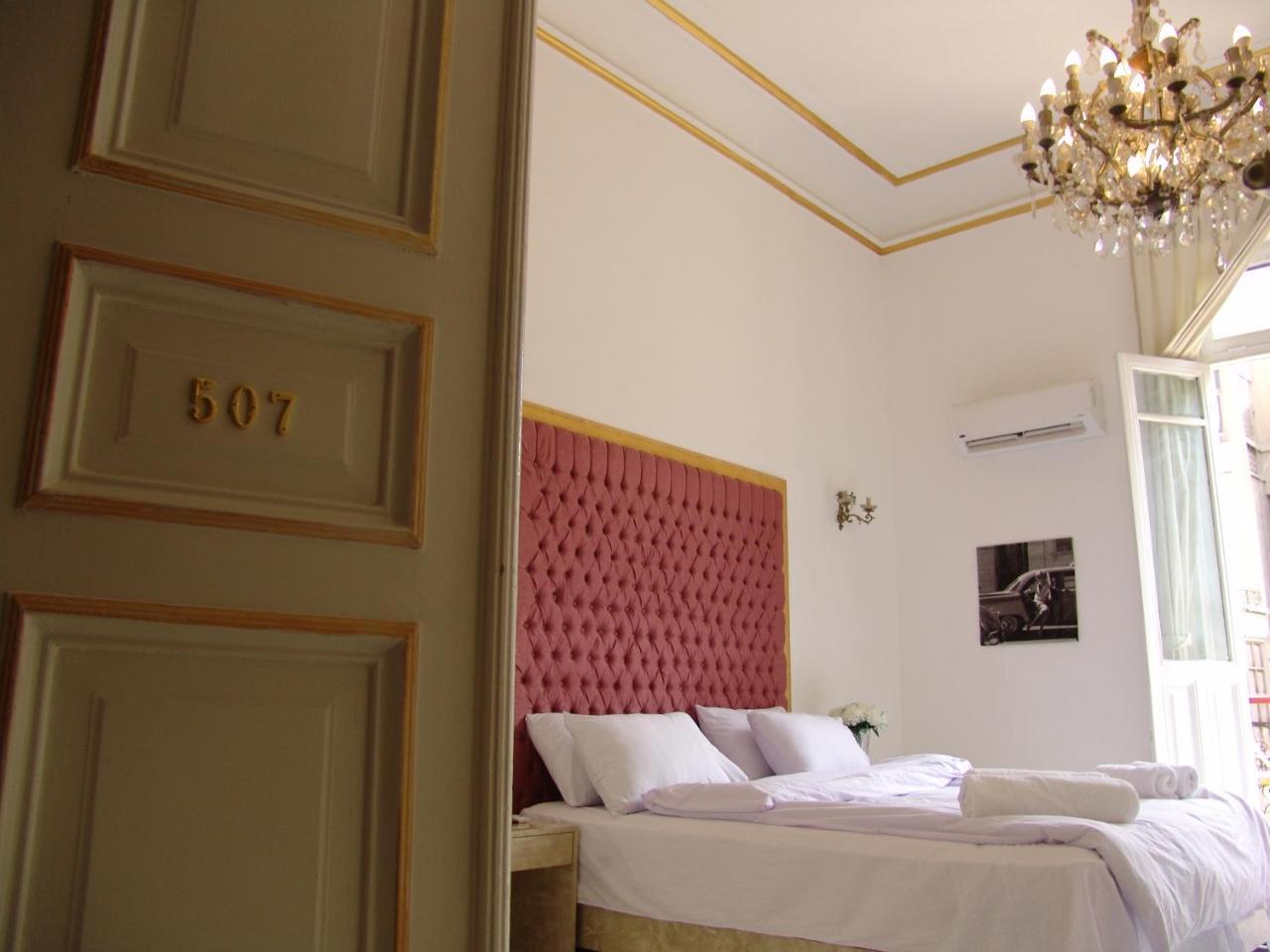 Velvet 1928 Hotel Le Caire